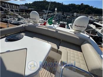 Azimut 47 Fly