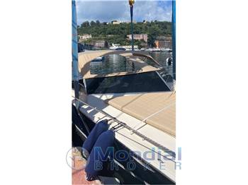 Tornado 38 Flush Deck