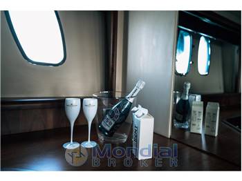 Sunseeker Predator 52