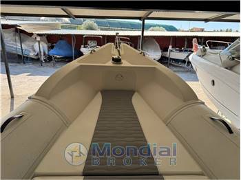 Doviboat 780 Revolution