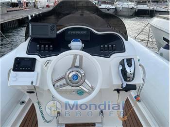 Doviboat 780 Revolution