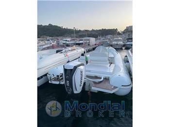 Doviboat 780 Revolution