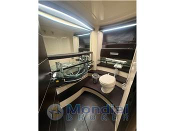 Azimut 68s