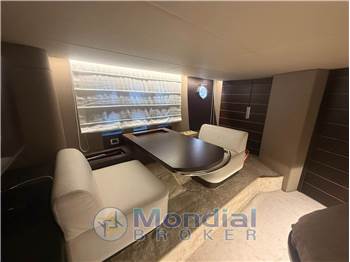 Azimut 68s