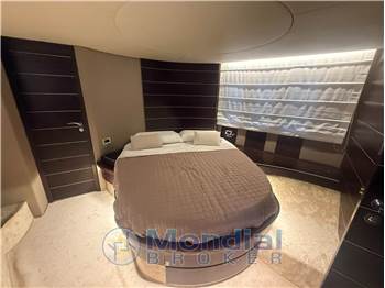 Azimut 68s