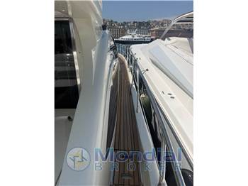 Azimut 68s