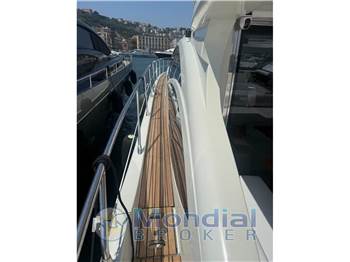Azimut 68s