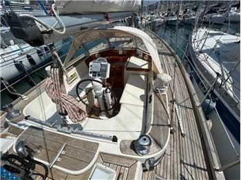 Hallberg Rassy 42