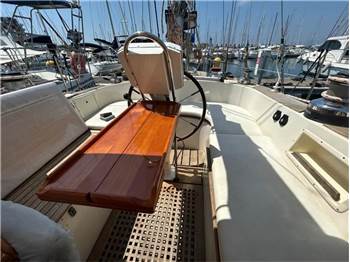 Hallberg Rassy 42
