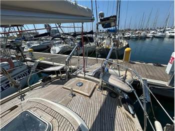 Hallberg Rassy 42