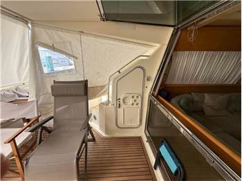 Ferretti 54