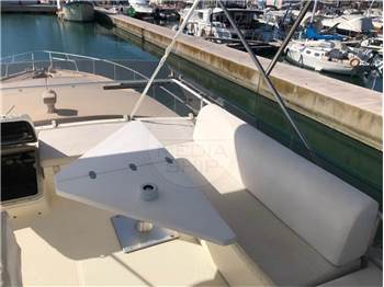 Ferretti 54