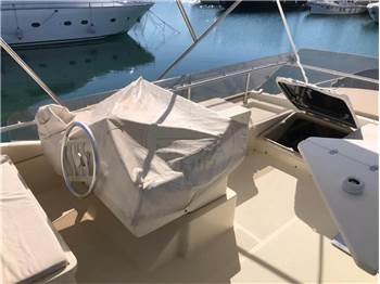 Ferretti 54