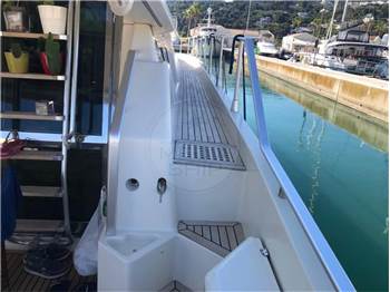 Ferretti 54