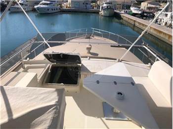 Ferretti 54
