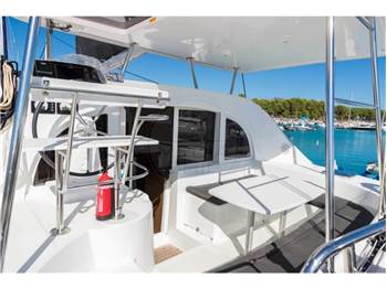 Lagoon Yachts Lagoon 380