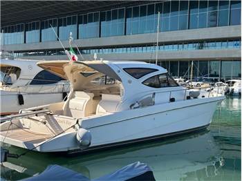 Cayman 43