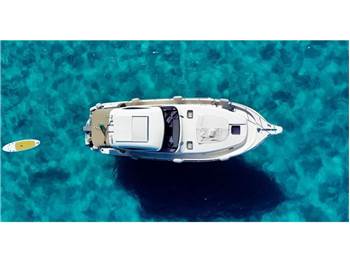 Cayman 43