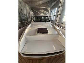 Austin Parker Ibiza 44
