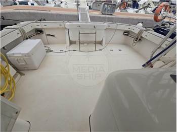 Bertram Yachts Bertram 390 Convertible