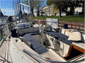 Oyster Marine Oyster 39