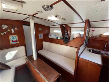 Oyster Marine Oyster 39