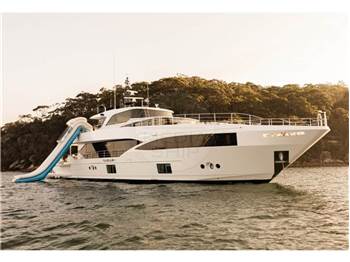 Gulf Craft Majesty 100