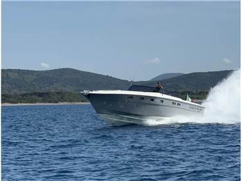 Magnum Marine MAGNUM 38