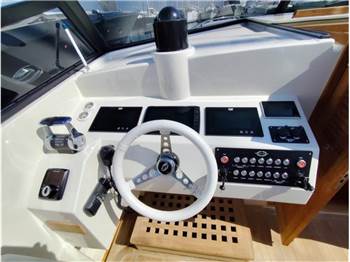 Magnum Marine MAGNUM 38
