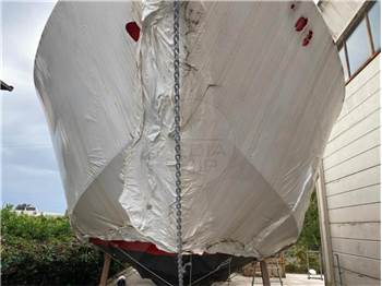 V Yacht V40