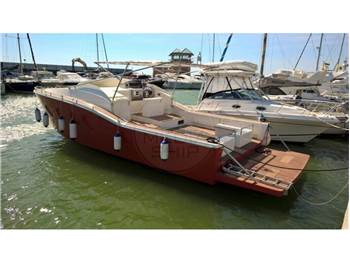 V Yacht V40