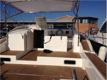 V Yacht V40