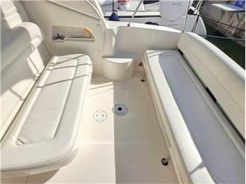 Sea Ray 335 Dancer