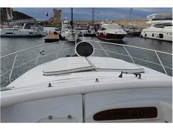Astondoa 40