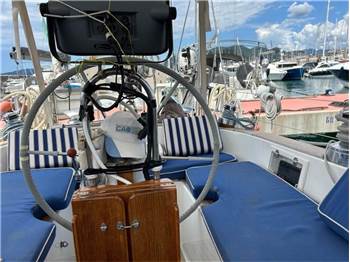 Hallberg Rassy 39