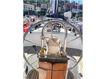 Hallberg Rassy 42