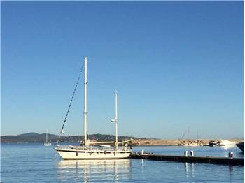 Hallberg Rassy 42