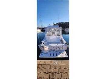 Luhrs 32