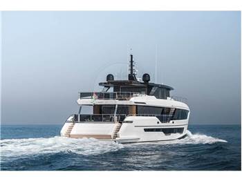 Gulf Craft Majesty 111