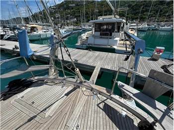 Hallberg Rassy 53