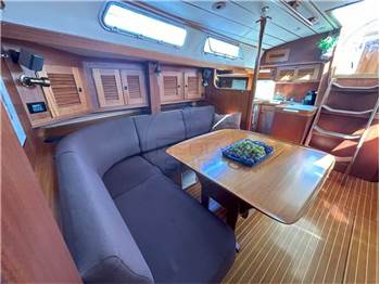 Hallberg Rassy 53