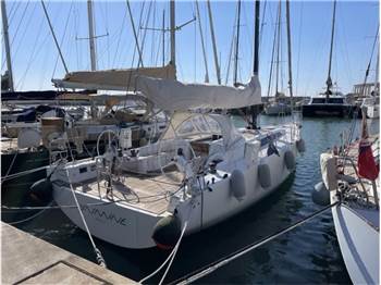 Solaris Yachts Solaris 44