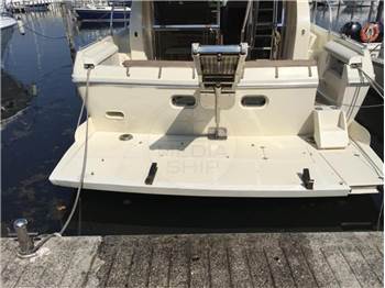 Ferretti 150