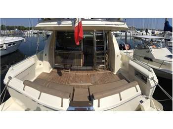 Ferretti 150