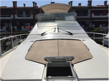 Ferretti 150