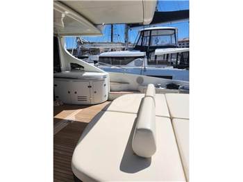 Azimut 68 S