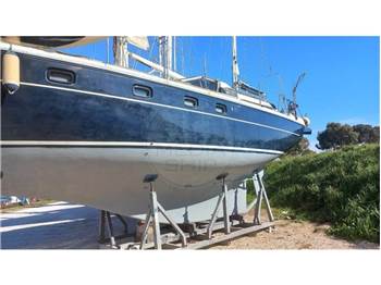 Ferretti Altura 422