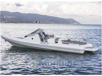 SACS STRIDER 11 SUNDECK EFB