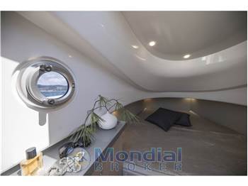 SACS STRIDER 11 SUNDECK EFB