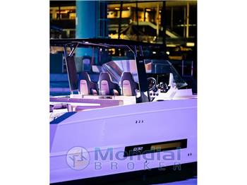 De Antonio Yachts D32